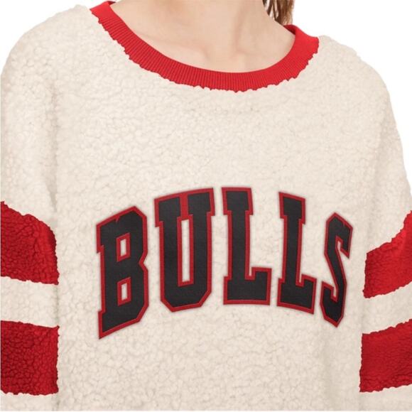 Chicago Bulls Tommy Jeans Oatmeal/Red Mindy Sherpa Pullover Sweatshirt – Sz S - Picture 4 of 10